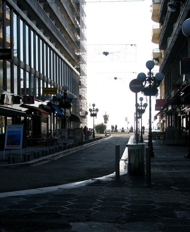 In Rue Halevy * Nice