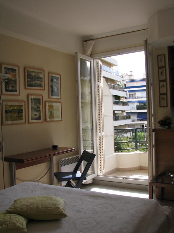 In Rue Halevy Apartment
