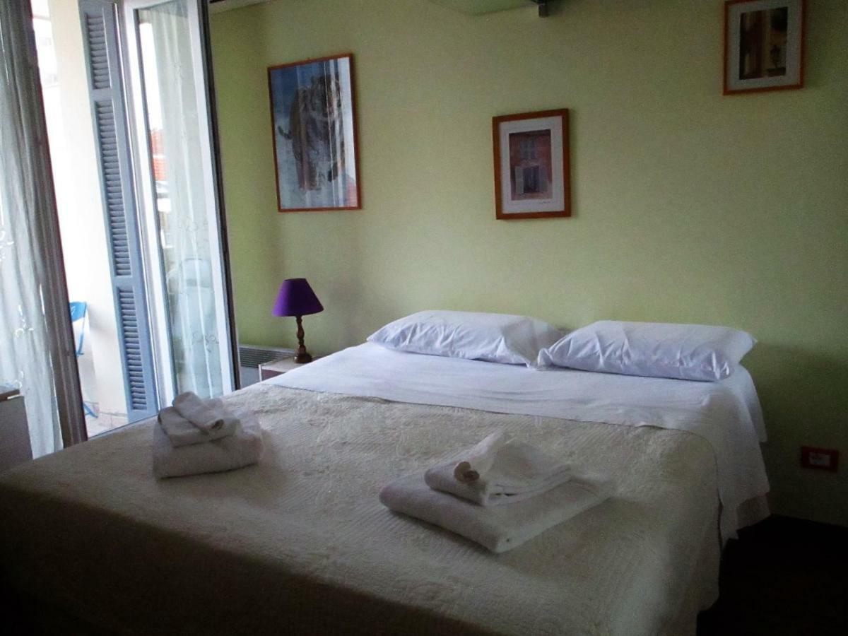 In Rue Halevy Apartamento